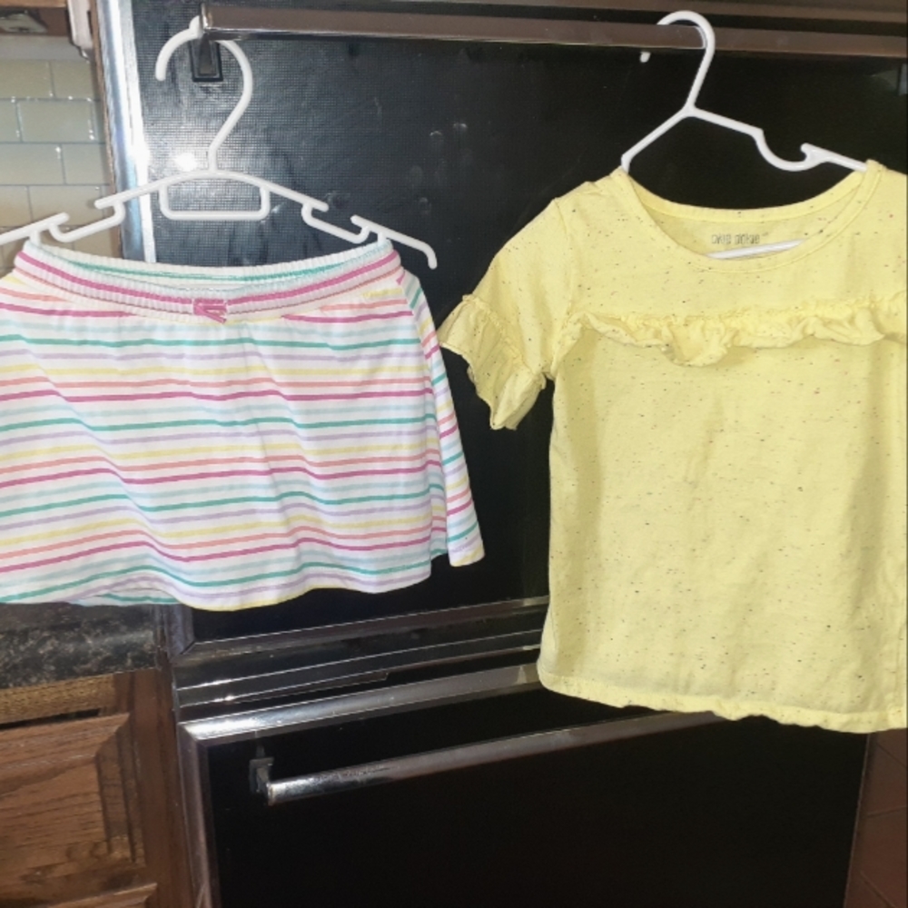 Okie dokie set 5T beautiful yellow blouse with matching skort